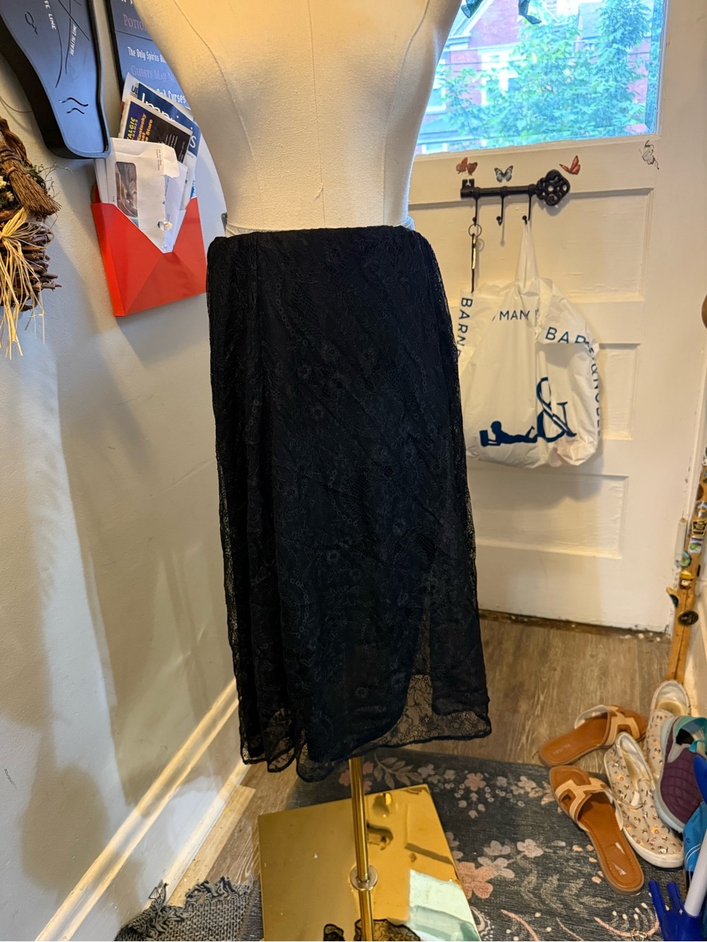 Banana Republic Black Lace Midi Skirt - Elegant Women's Skirt size large